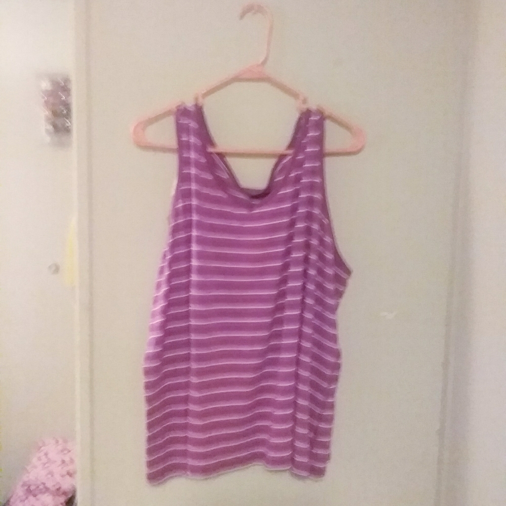 A women's tank top it's a 3x